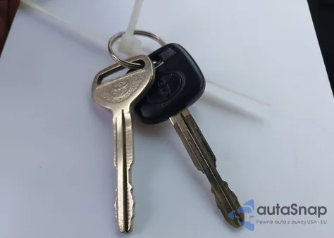 2002 Toyota Camry Le from USA, damaged, VIN JTDBE32K020122662